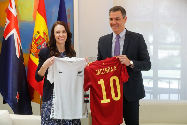 Pedro Sánchez y la primera ministra de Nueva Zelanda, Jacinda Ardern.