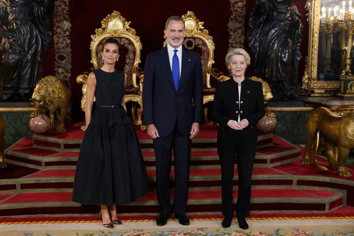Los reyes, con Ursula Von der Leyen.