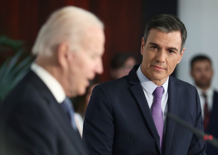 El presidente del Gobierno, Pedro Sánchez, da una declaración institucional justo con su homólogo de EEUU, Joe Biden, el 28 de junio. 