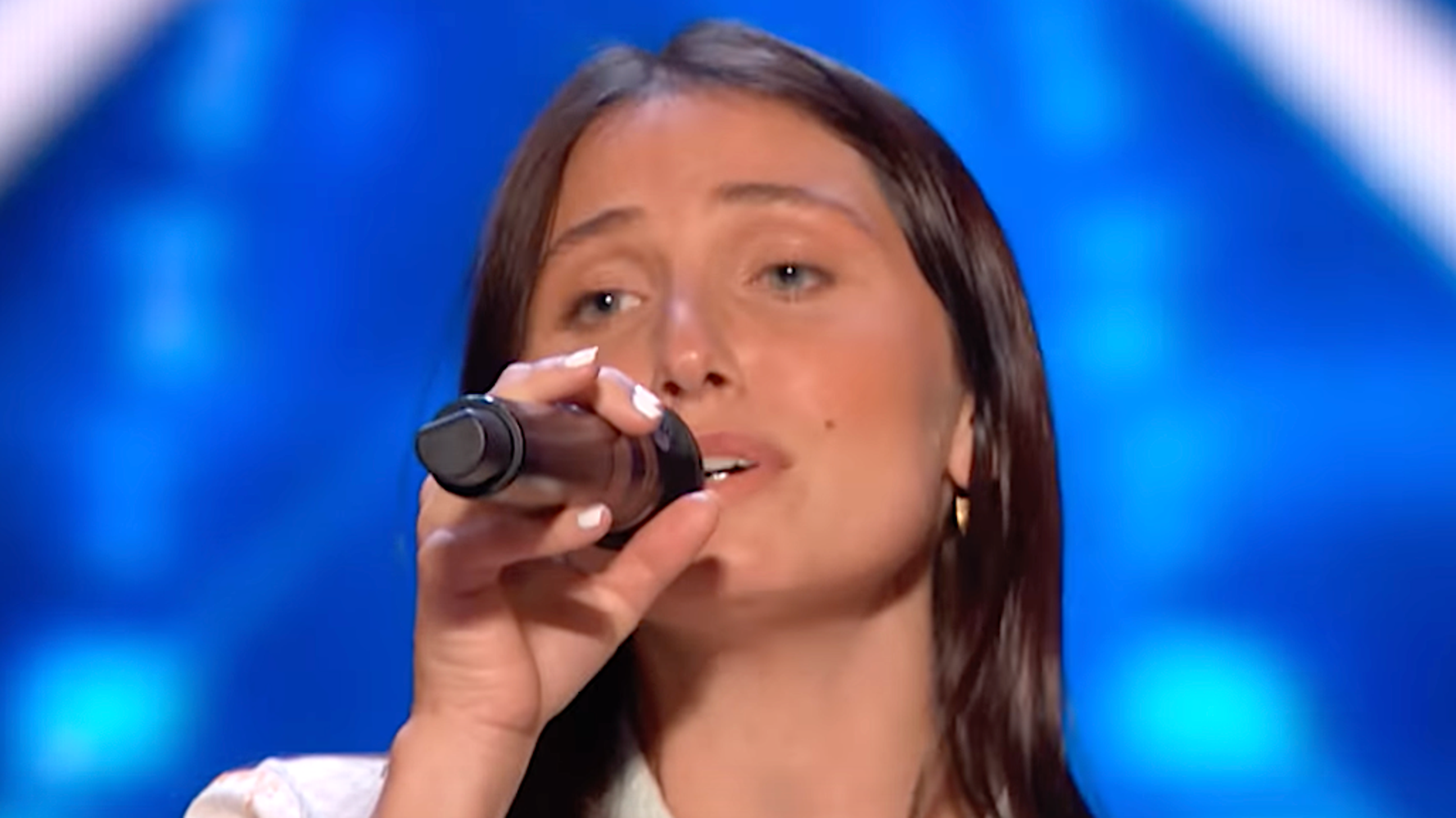 Lily Meola chante l’une des meilleures chansons originales de « America’s Got Talent »