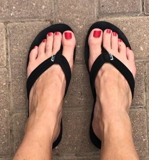 First time using Tevas. Should I get a size down? : r/BarefootRunning