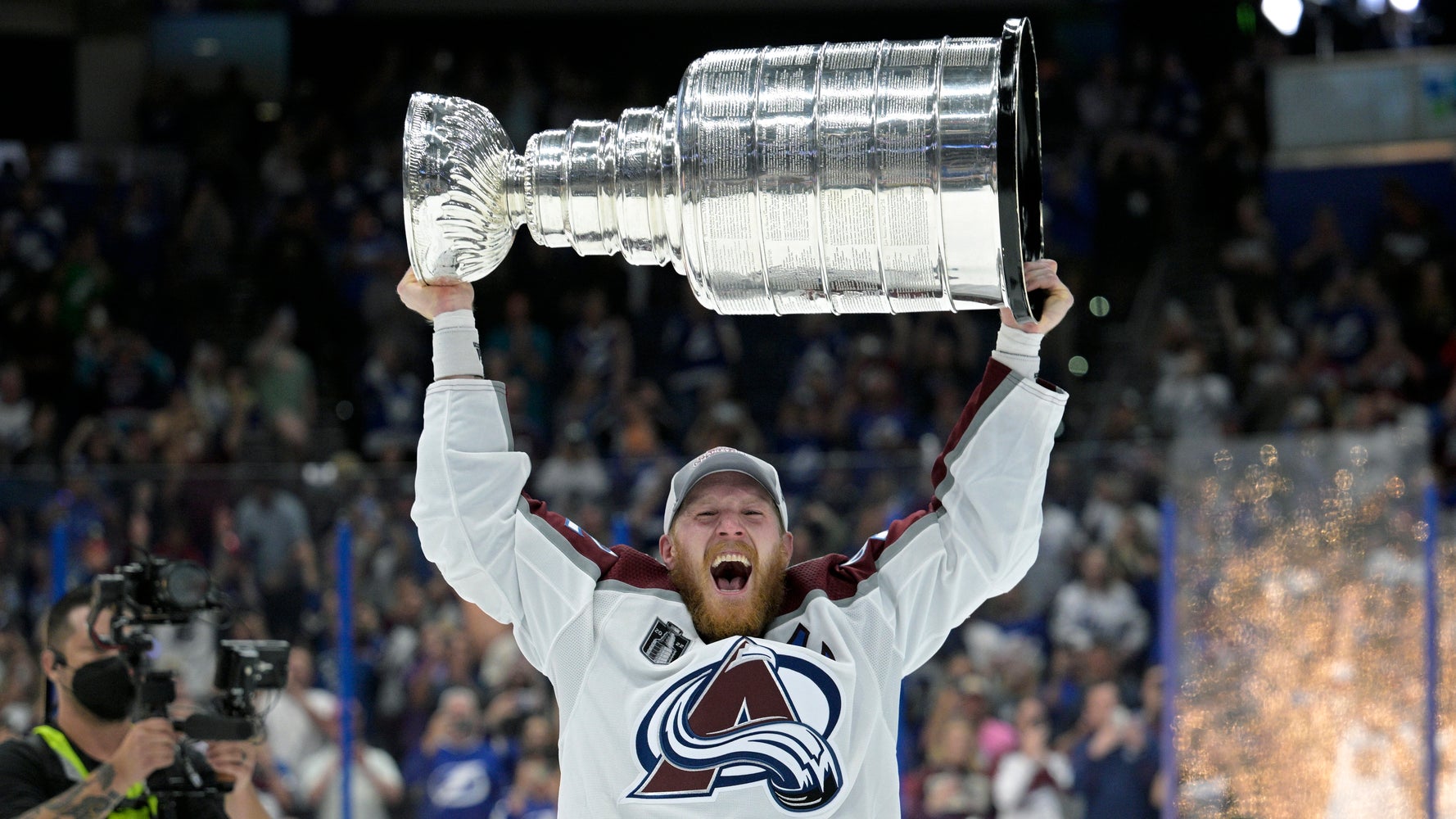 Denver Couple In Awe After Stanley Cup Accidentally Turns Up In Their Driveway Denver Couple In Awe After Stanley Cup Accidentally Turns Up In Their Driveway