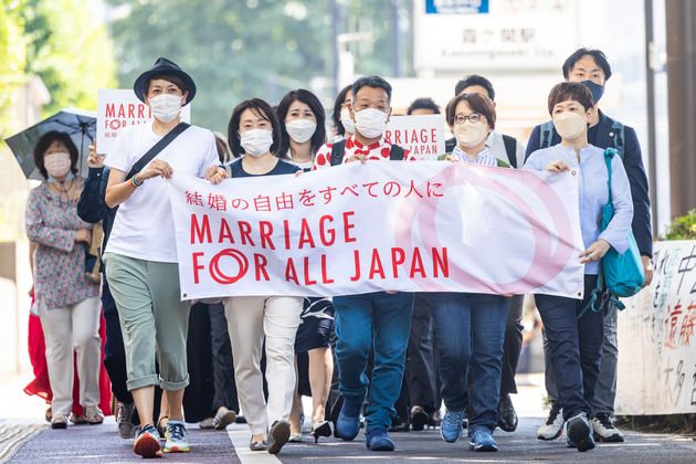 「結婚の自由をすべての人に」東京2次訴訟の原告ら＝2022年6月30日撮影
