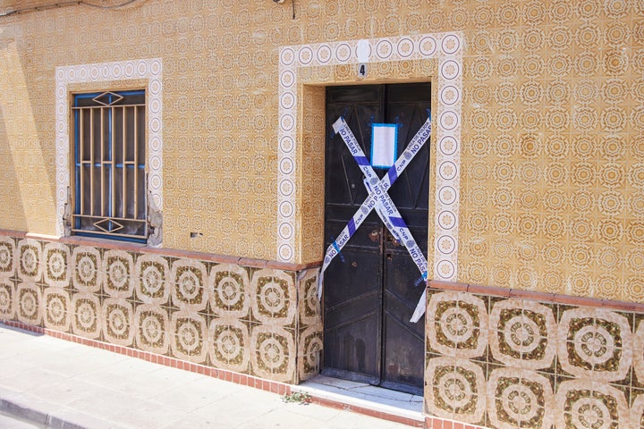 La vivienda en la que se encontraron los dos cadáveres en Dos Hermanas (Sevilla).