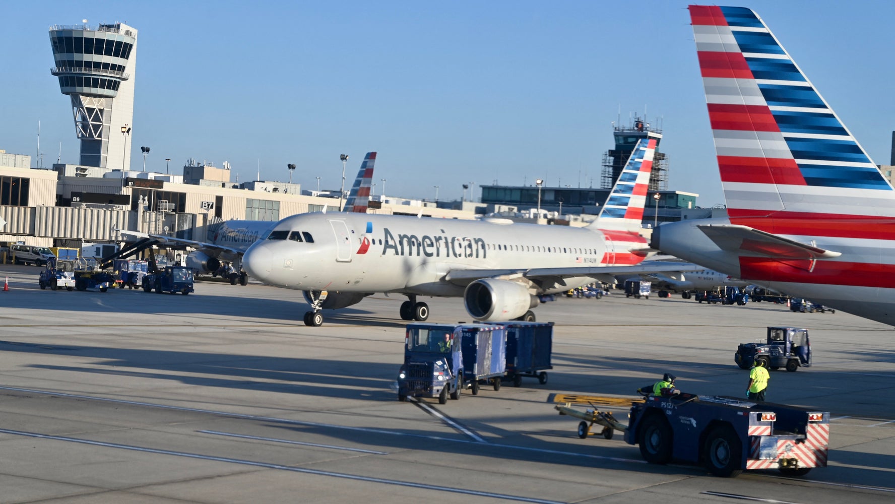 Passenger Drives To Airport To Rebook Flight After 4-Hour Call Center Wait Passenger Drives To Airport To Rebook Flight After 4-Hour Call Center Wait