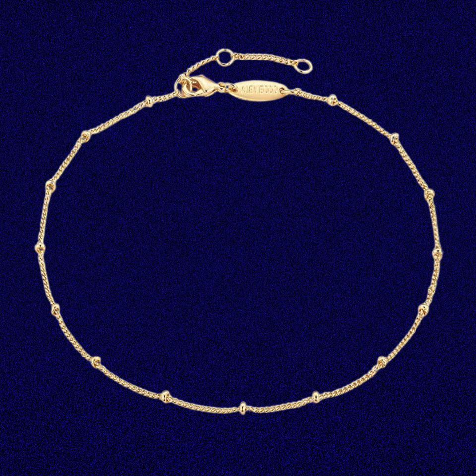 A simple gold anklet