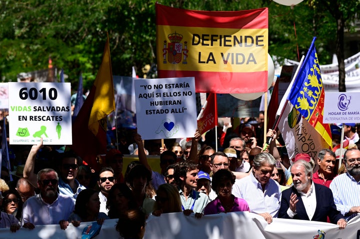 Manifestantes en Madrid contra el derecho al aborto, el 26 de junio de 2022. Participan Jaime Mayor Oreja y María San Gil, ex líderes del PP.