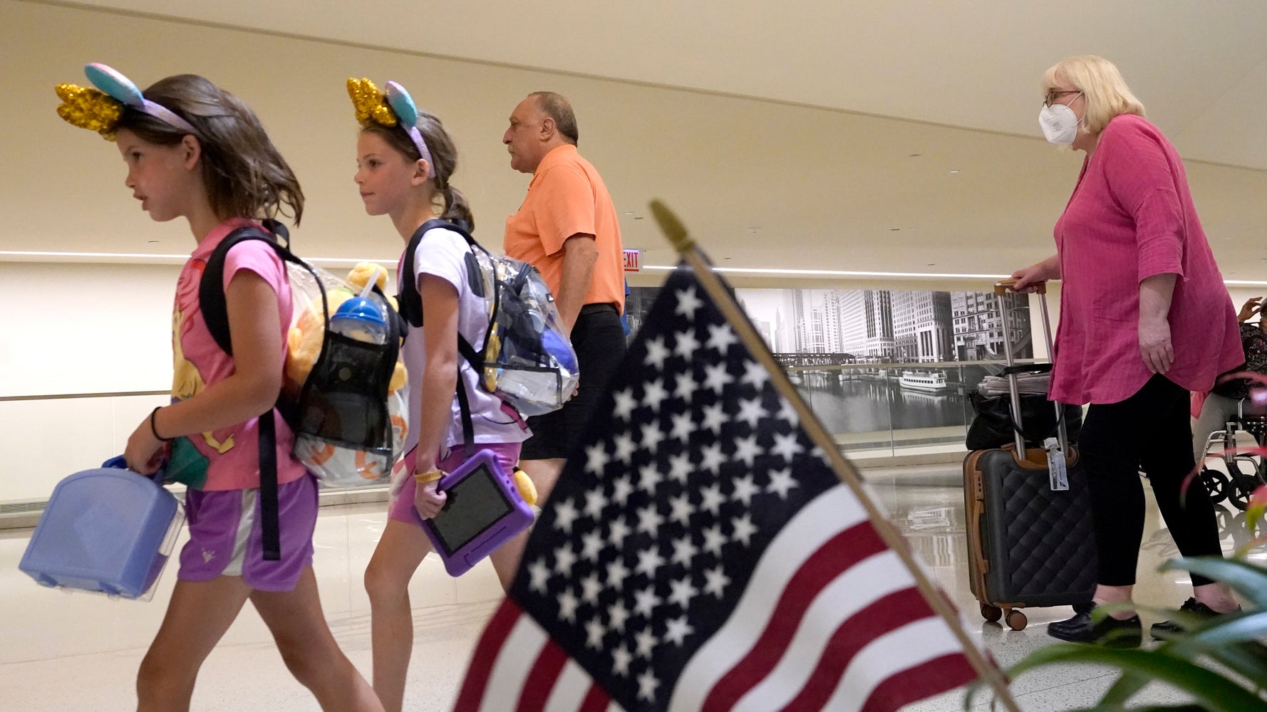 Pre-Pandemic Sized Crowds Descend On U.S. Airports For July 4 Holiday Weekend Pre-Pandemic Sized Crowds Descend On U.S. Airports For July 4 Holiday Weekend