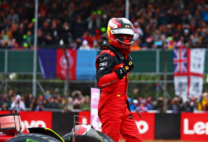 Carlos Sainz, celebrando la primera 'pole' de su carrera.