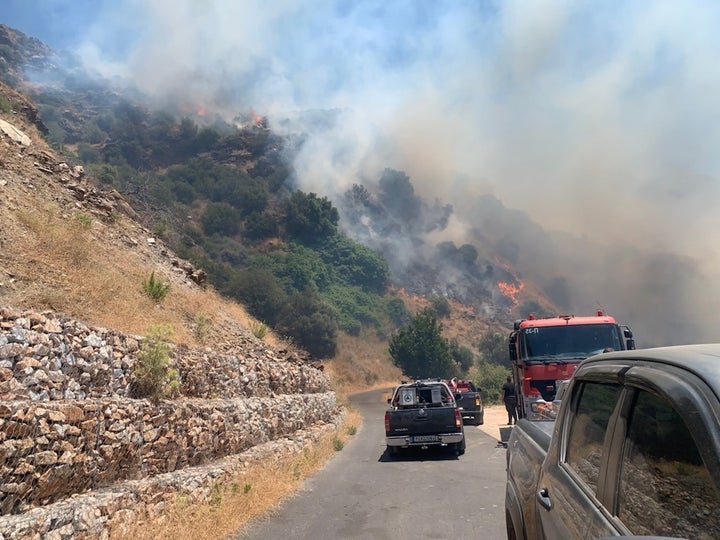 Υπό μερικό έλεγχο η πυρκαγιά στο Ροδοβάνι