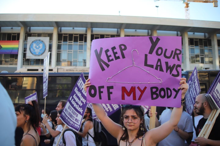 Una joven protesta contra la derogación del aborto en Estados Unidos.