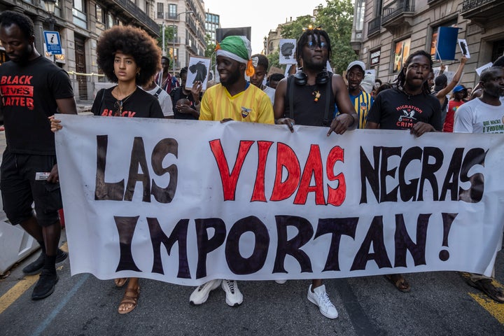 Protesta en Barcelona tras las muertes en Melilla.