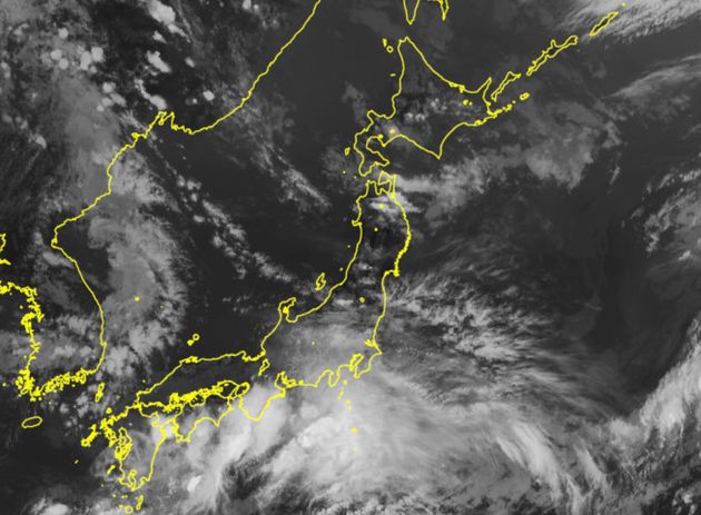 7月5日午後1時すぎの日本上空の様子。「気象衛星ひまわり」の衛星画像より