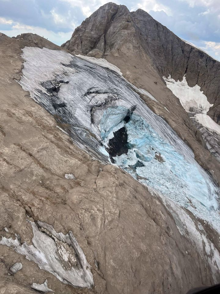 Detalle del glaciar de la Marmolada que se ha desprendido.