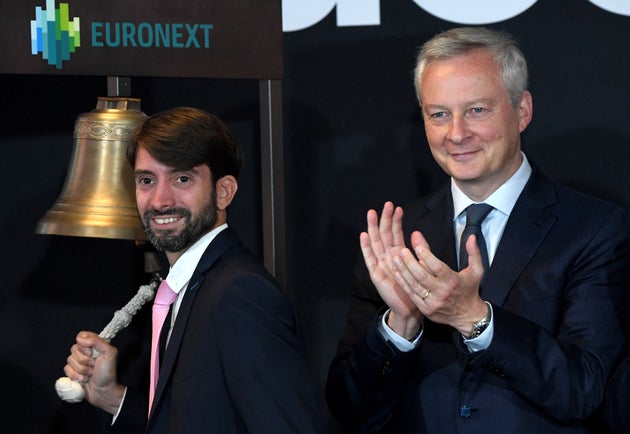 Le directeur général de Deezer Jeronimo Folgueira aux côtés du ministre de l'Economie Bruno Le Maire lors de l'entrée en bourse de la plateforme, le 5 juillet 2022