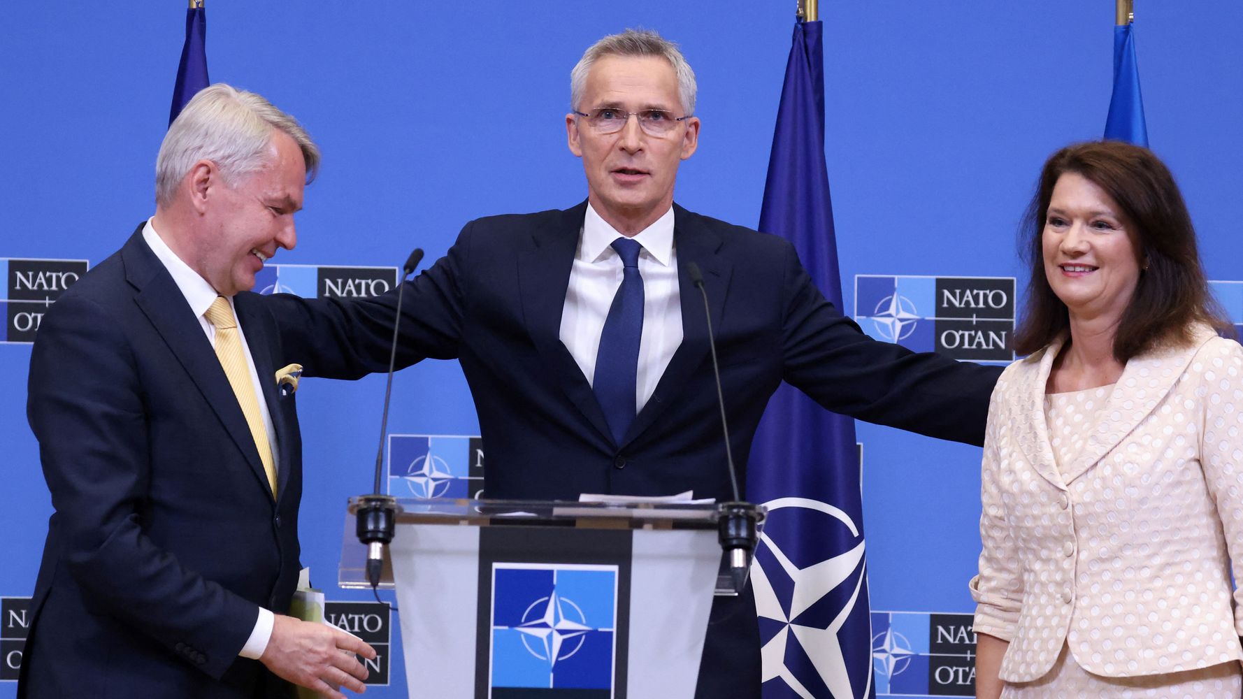 Les pays de l’OTAN signent des protocoles d’adhésion pour la Suède et la Finlande
