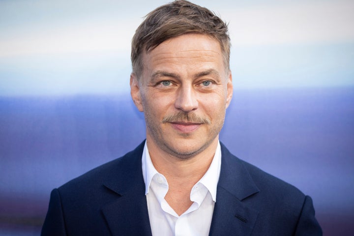 Στην τέταρτη σεζόν, ο Dmitri Antonov (Tom Wlaschiha) έκανε συμφωνία με τον Jim Hopper (David Harbour) για να τον βοηθήσει να δραπετεύσει. Ωστόσο, και οι δύο τους πρόδωσε ένας άλλος νέος χαρακτήρας, ο Yuri Ismaylov (Nikola Djuricko).