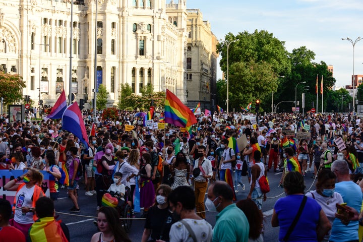 Ambiente en el desfile del Orgullo 2021 en Madrid.