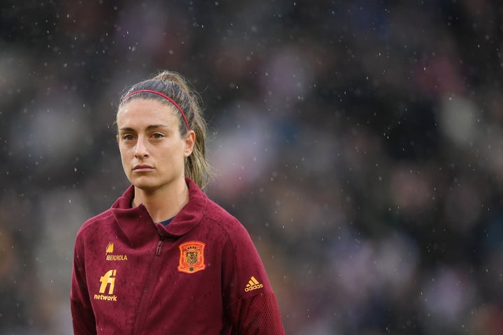 Alexia Putellas, seria en un calentamiento con la selección