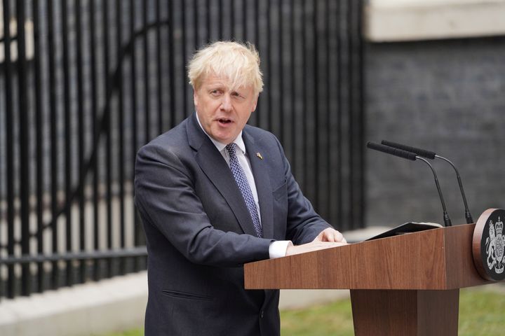 Boris Johnson, durante la intervención en la que ha anunciado su dimisión.