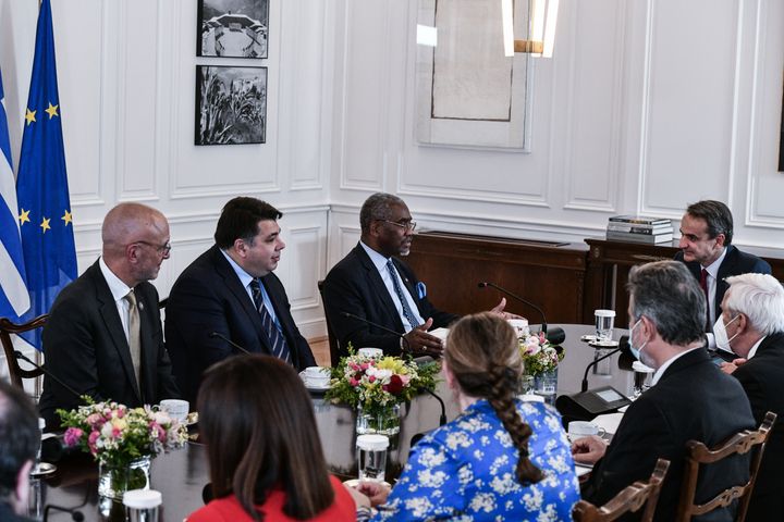 Συνάντηση του πρωθυπουργού Κυριάκου Μητσοτάκη, με αντιπροσωπεία μελών της Επιτροπής Εξωτερικών Υποθέσεων της Βουλής των Αντιπροσώπων των Η.Π.Α- House Foreign Affairs Committee, Πέμπτη 7 Ιουλίου 2022. (ΤΑΤΙΑΝΑ ΜΠΟΛΑΡΗ/EUROKINISSI)