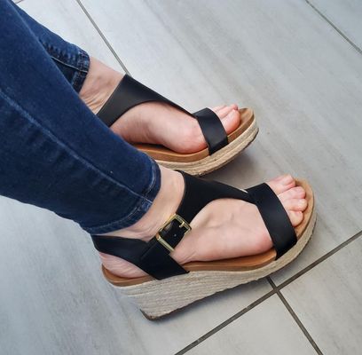 Best flip-flops for women, according to a podiatrist