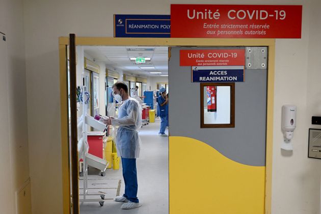 Dans le service de réanimation pour patients infectés par le Covid-19 de l'hôpital de la Timone, à Marseille, le 5 janvier 2022.