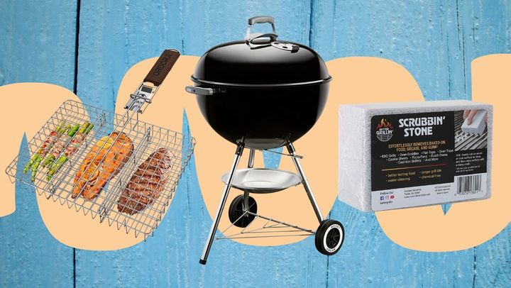 Become your very own pitmaster with this handheld grill basket, a compact classic charcoal grill and a grill cleaning stone. 