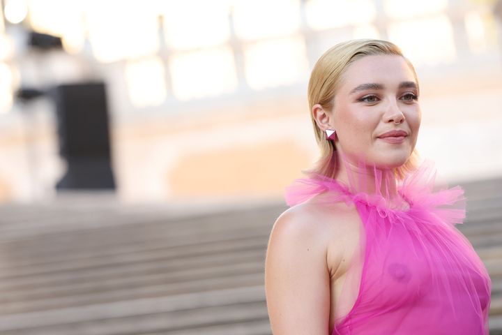 Are you uncomfortable by this? Florence Pugh doesn't care.