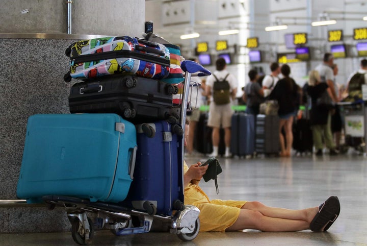 Pasajeros en el aeropuerto Costa del Sol, en Málaga.