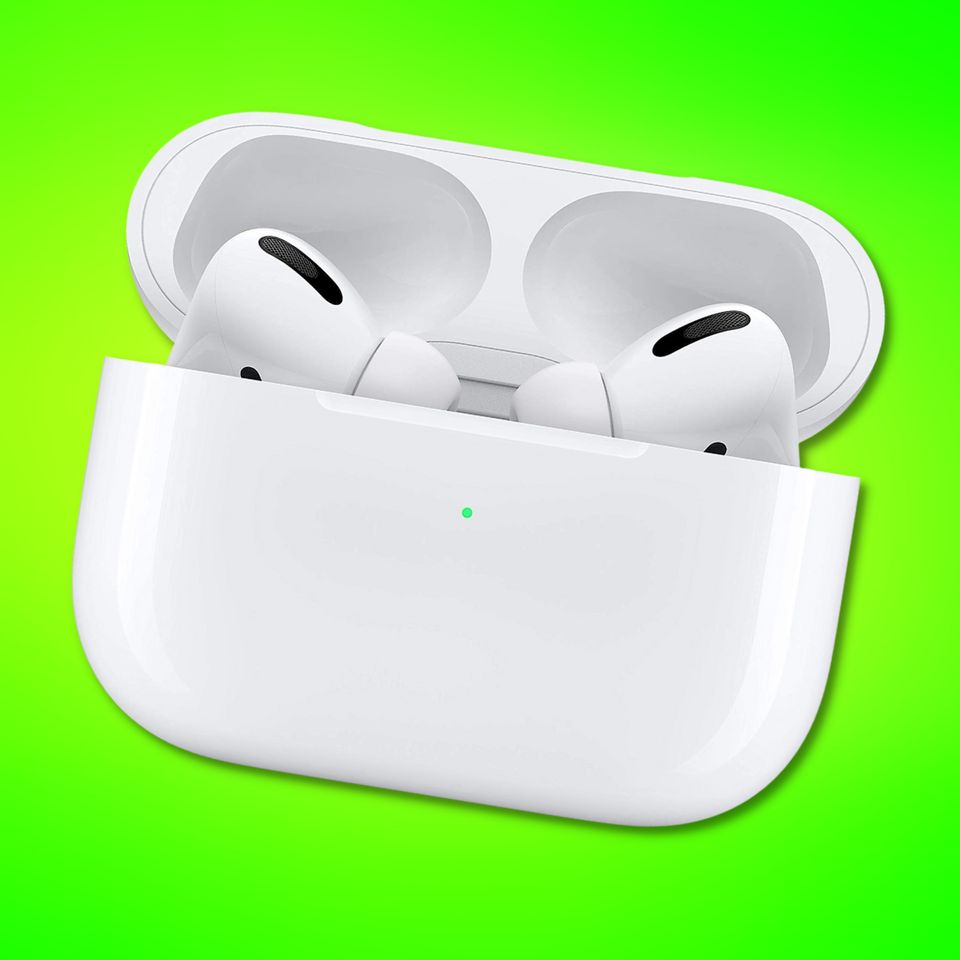 Apple AirPods Pro (32% off)