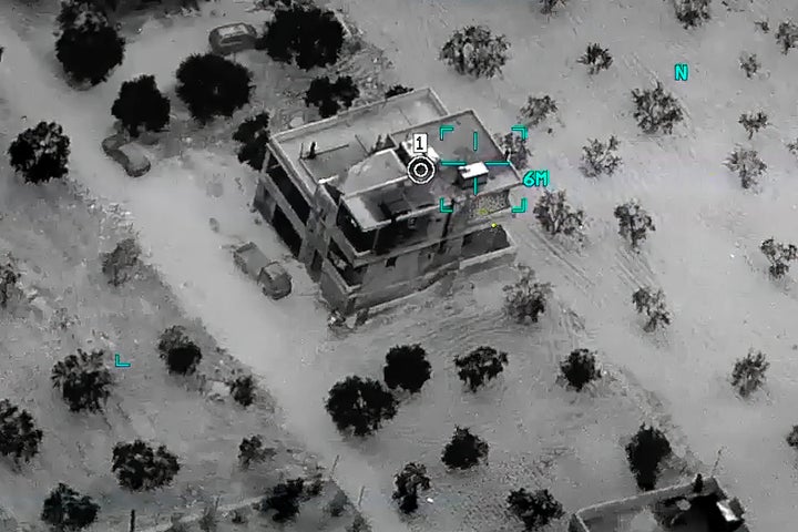 Esta imagen del video proporcionado por el Departamento de Defensa y publicado el 3 de febrero de 2022.