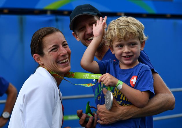 Nicola parabeniza a família após conquistar a medalha de prata nas Olimpíadas de 2016 no Rio de Janeiro