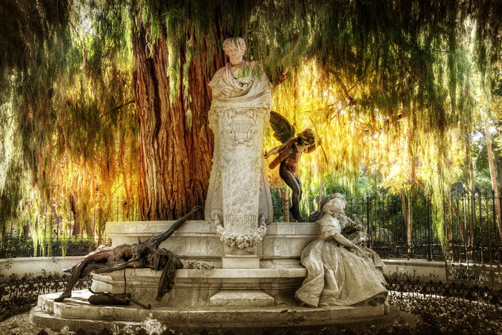 Monumento dedicado a Bécquer, situado en el parque María Luisa, Sevilla.