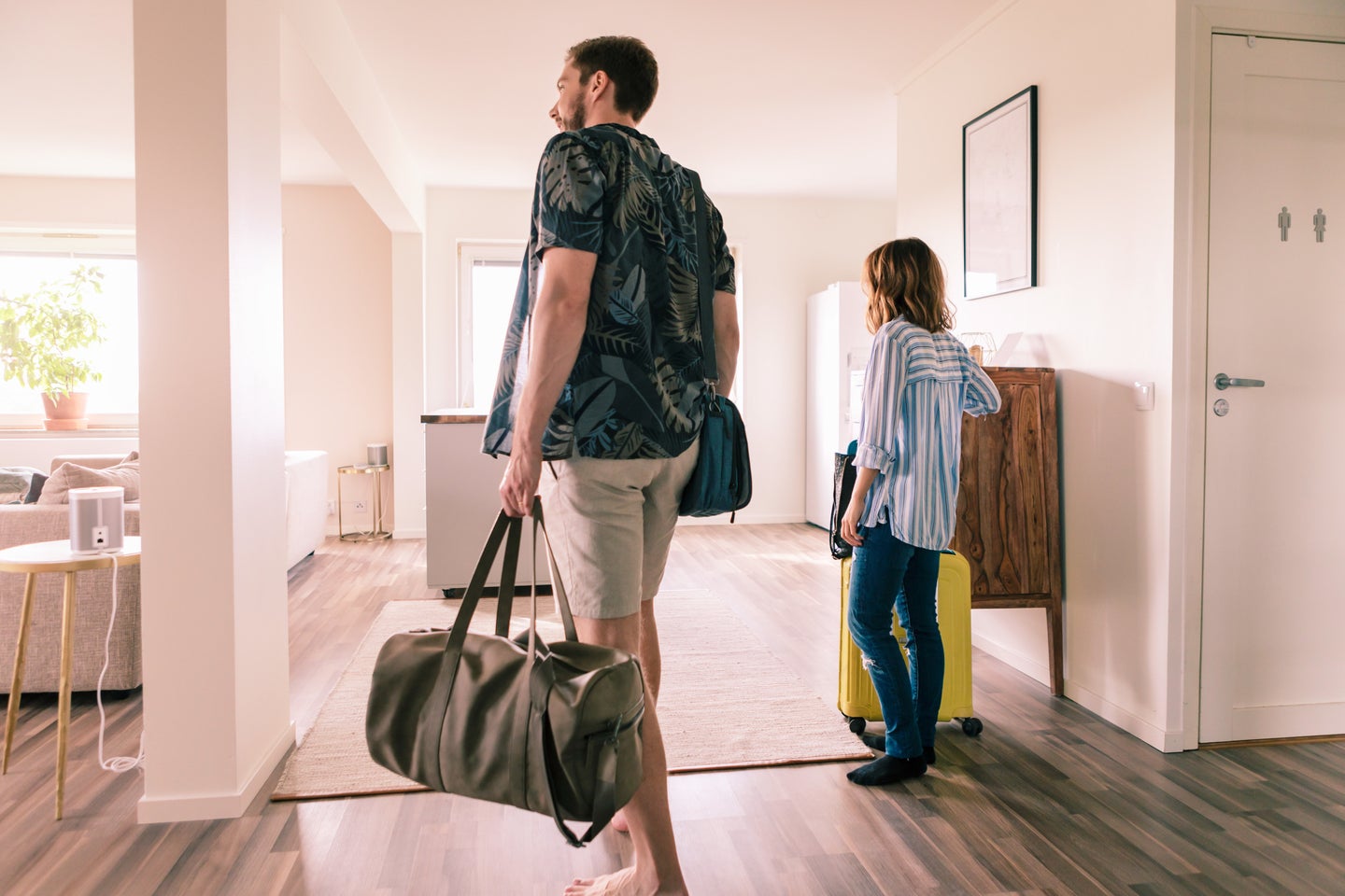 Must-Do Safety Checks When You Get To Your Airbnb | HuffPost Life