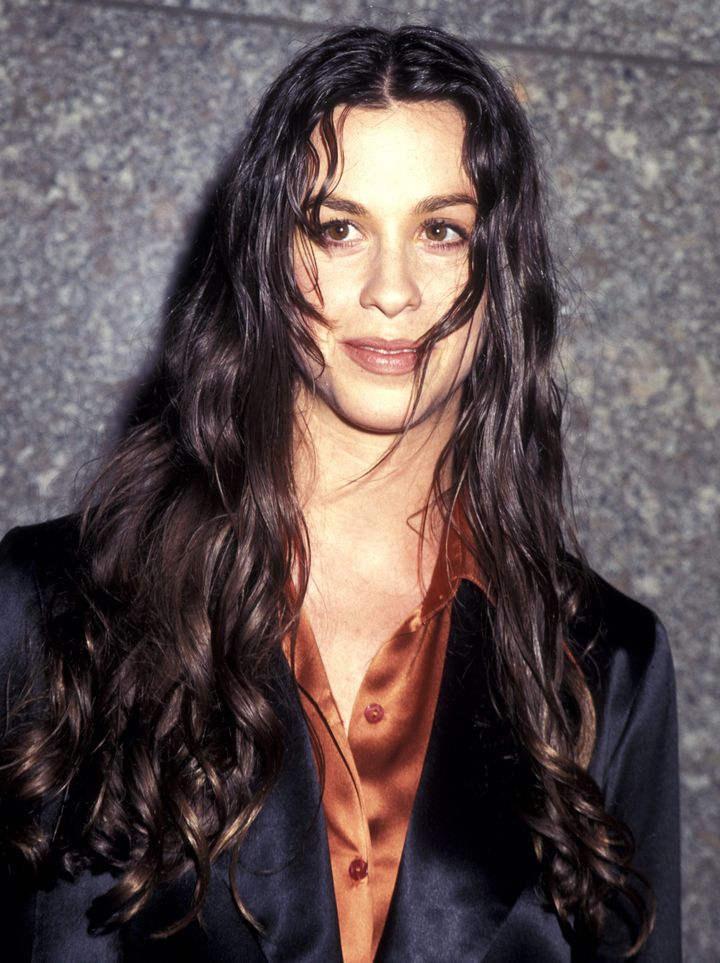 Alanis Morissette at the 12th Annual MTV Video Music Awards in 1995. 