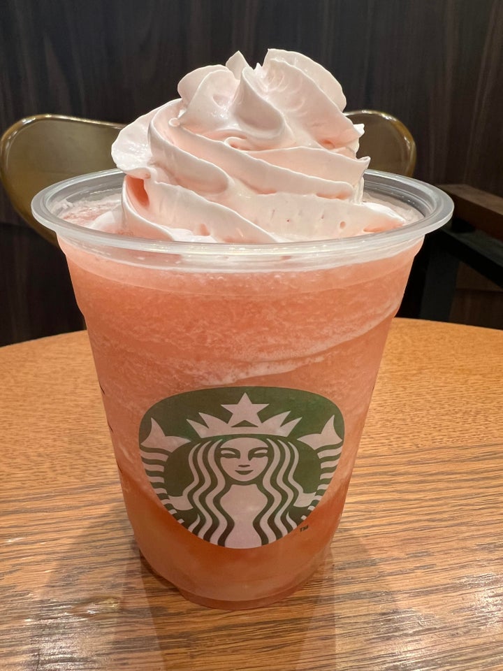 桃MOREフラペチーノ