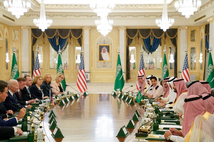 Εργασίες μεταξύ των των αντιπροσωπειών ΗΠΑ και Σαουδικής Αραβίας υπό τους ηγέτες των δύο χωρών 