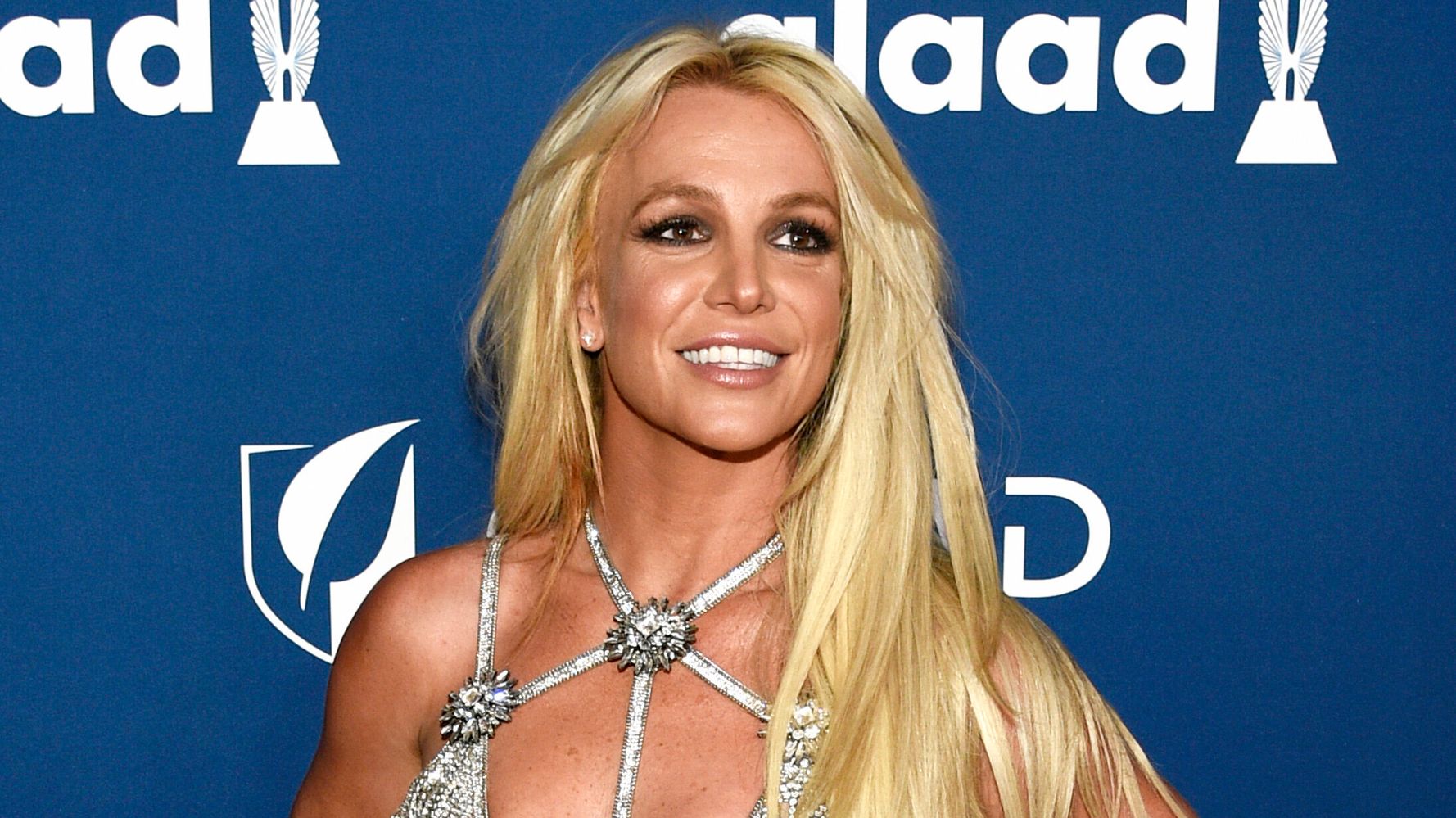 Britney Spears revela vocais crus em nova versão de ‘Baby One More Time’