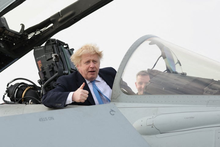 Johnson 'pilotando' un caza en una foto de archivo