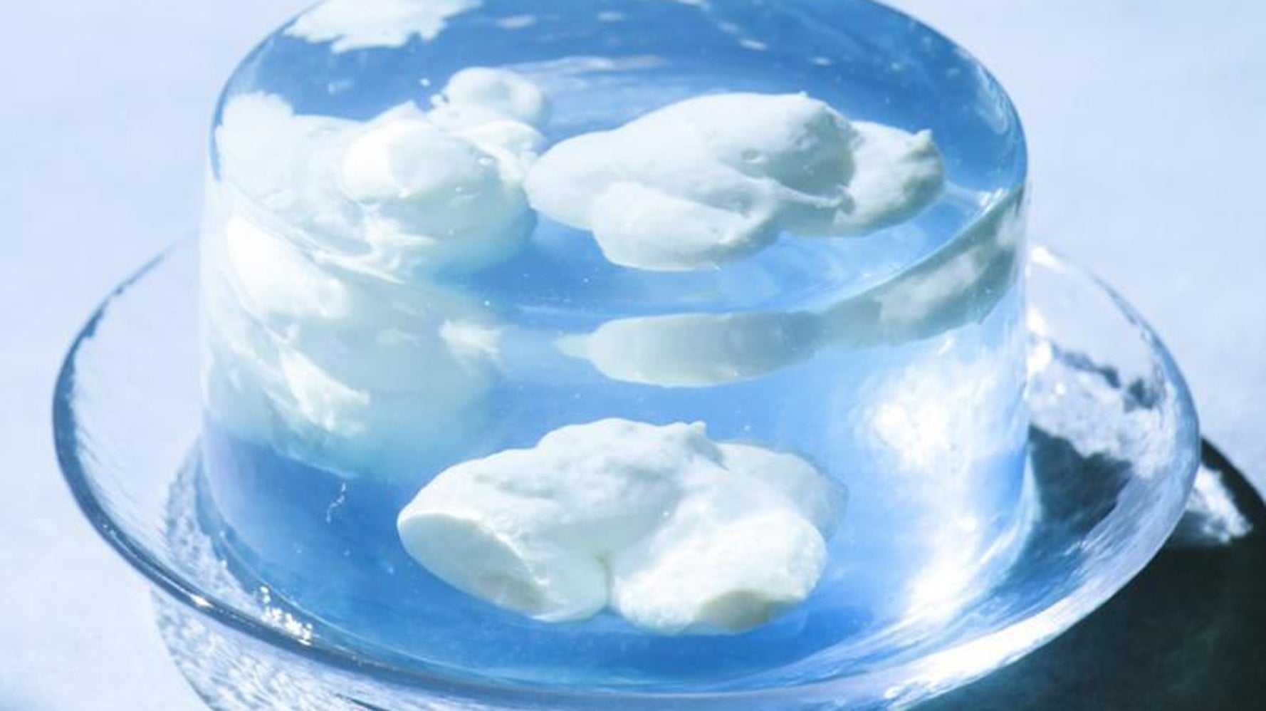 夏にぴったり 見た目も爽やか 青空ゼリーケーキの作り方とは レシピ ハフポスト News 夏にぴったり 見た目も爽やか 青空ゼリーケーキの作り方とは レシピ ハフポスト News