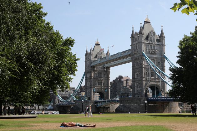 Avec un mercure dépassant les 40°C mardi 19 juillet, le Royaume-Uni a battu par deux fois son record de température dans la même journée.