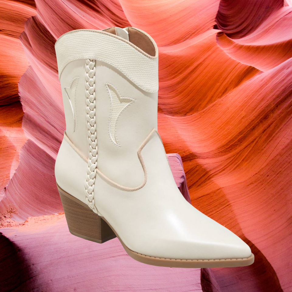 Universal Thread Shana cowboy boots