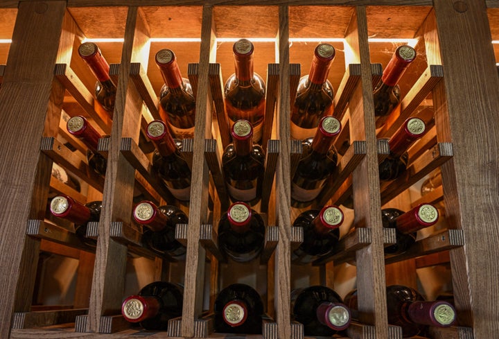Una bodega de vinos