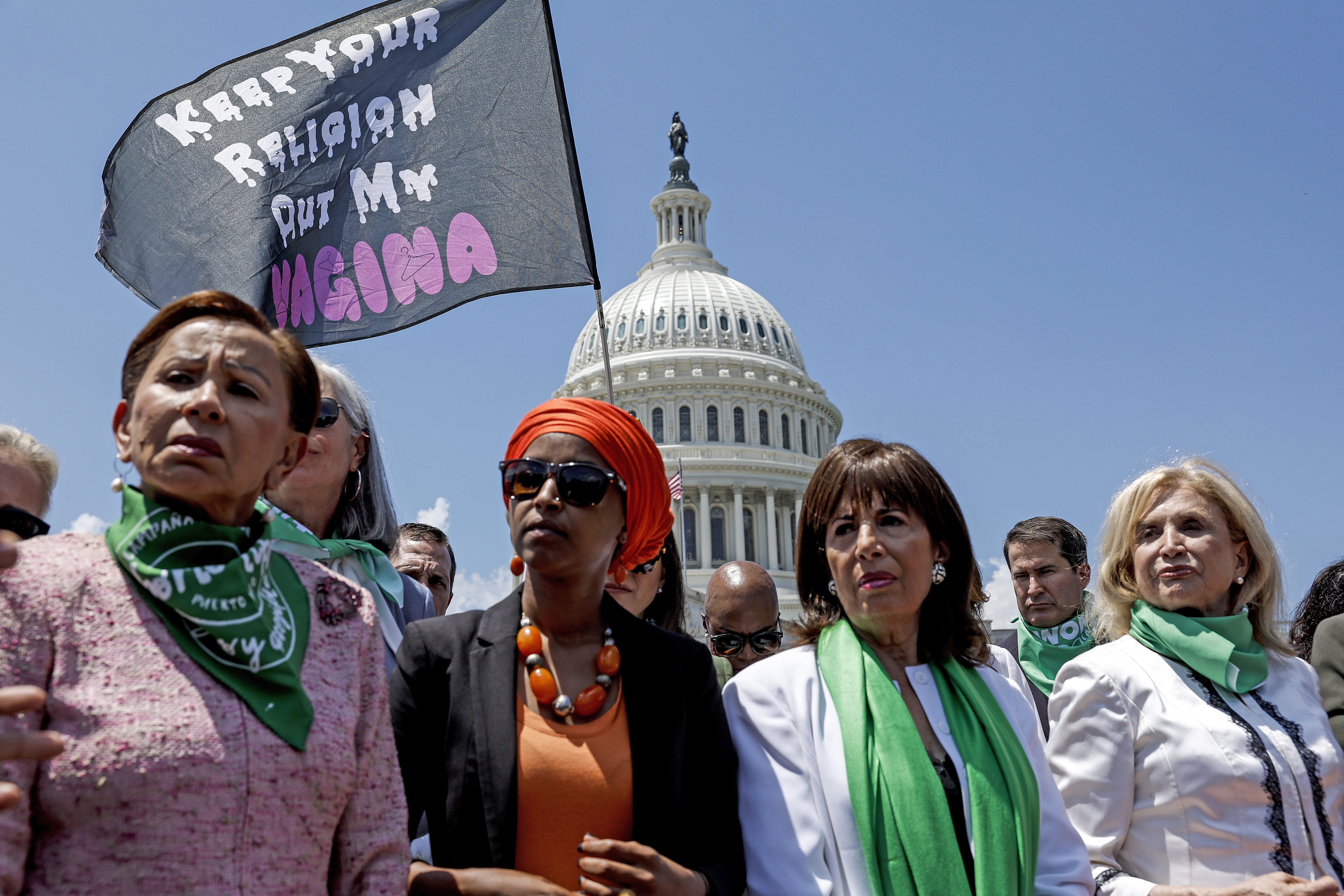 17 Lawmakers Arrested Outside Supreme Court Amid Abortion Rights ...