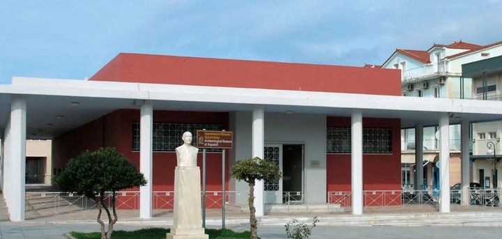 Το αρχαιολογικό Μουσείο Αργοστολίου πριν τις ζημιές από τον σεισμό
