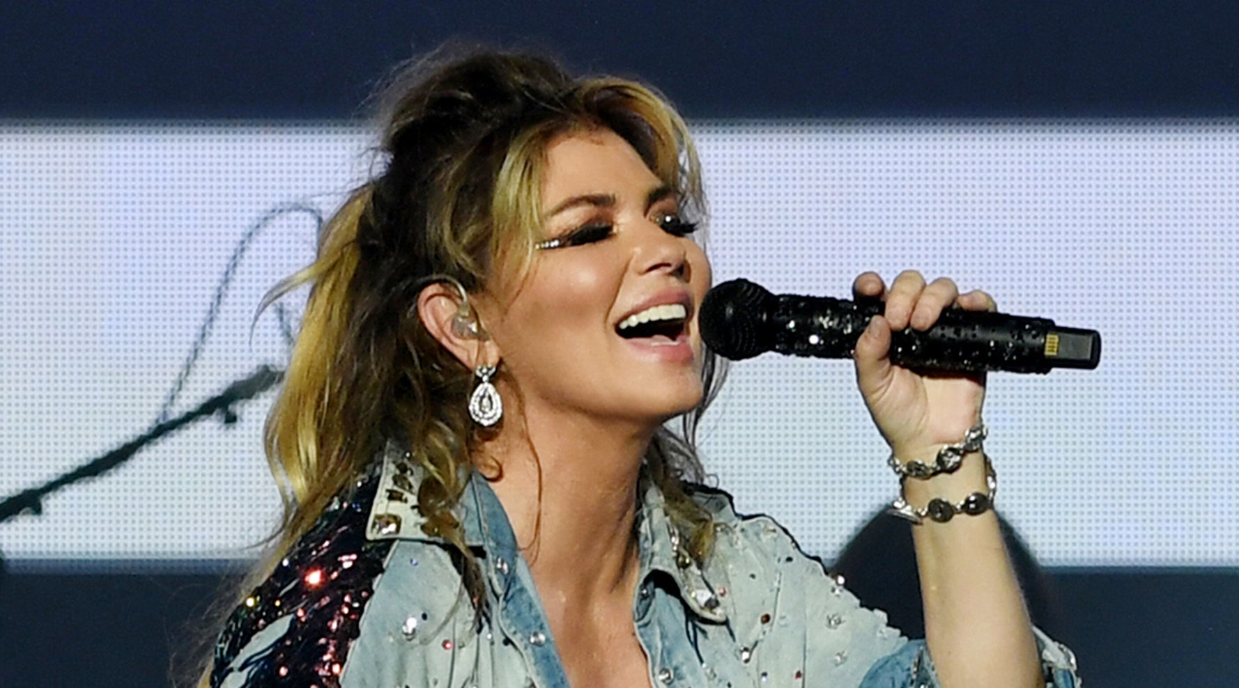 Shania Twain Reflects On Her Record-Smashing Career In New Netflix Documentary Shania Twain Reflects On Her Record-Smashing Career In New Netflix Documentary