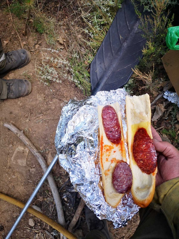 El bocadillo que recibieron los compañeros de Carlos Martín hace unos días.