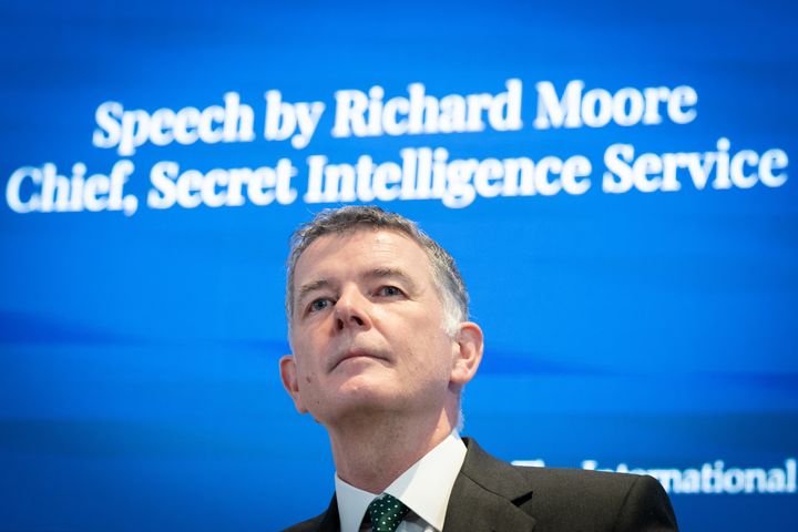 El jefe del M16, el servicio de inteligencia británico, Richard Moore, durante una conferencia en Londres, el pasado noviembre.