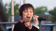 

    Pat Benatar Won't Perform 'Hit Me With Your Best Shot' In Protest Of Gun Violence

